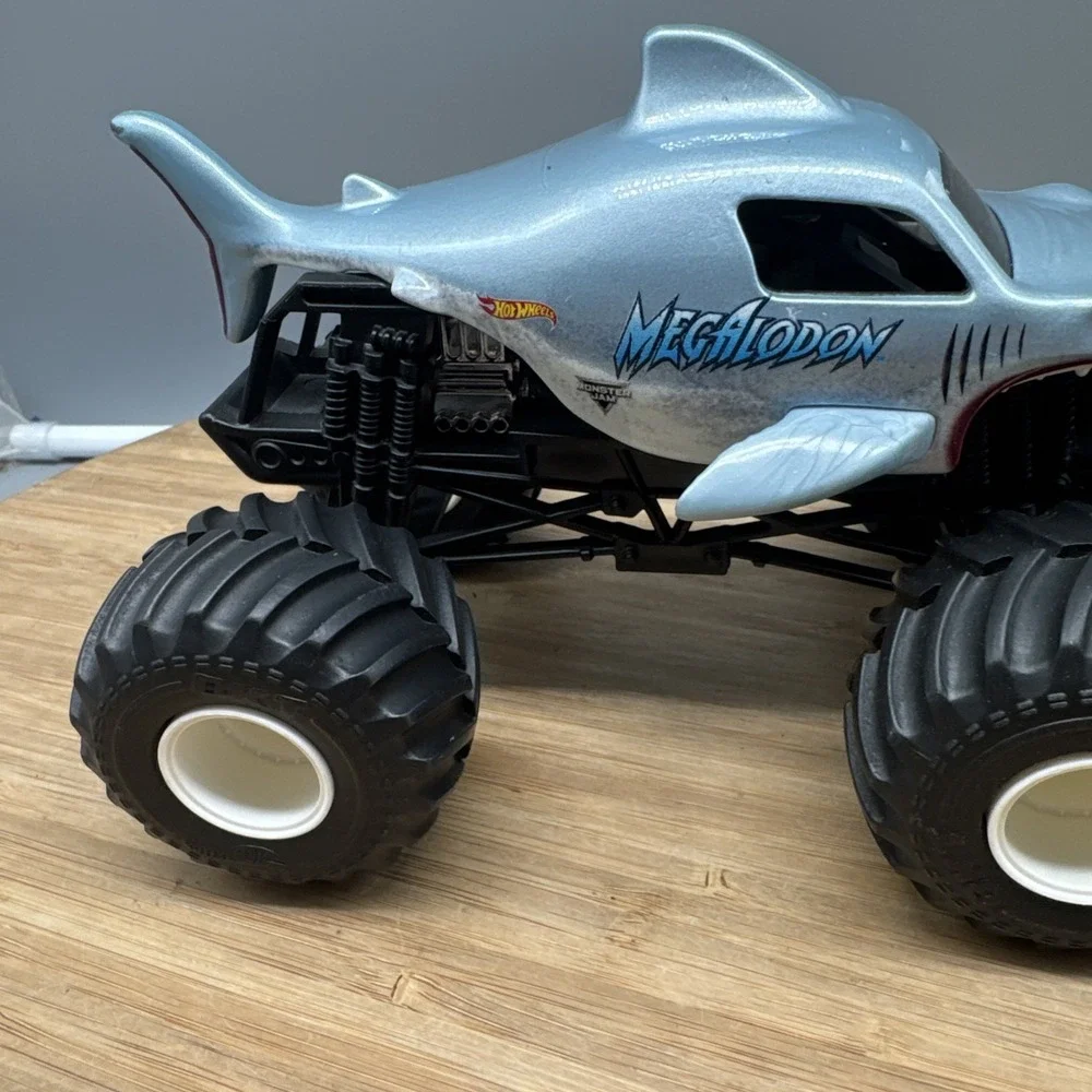 Hot Wheels mattel monster